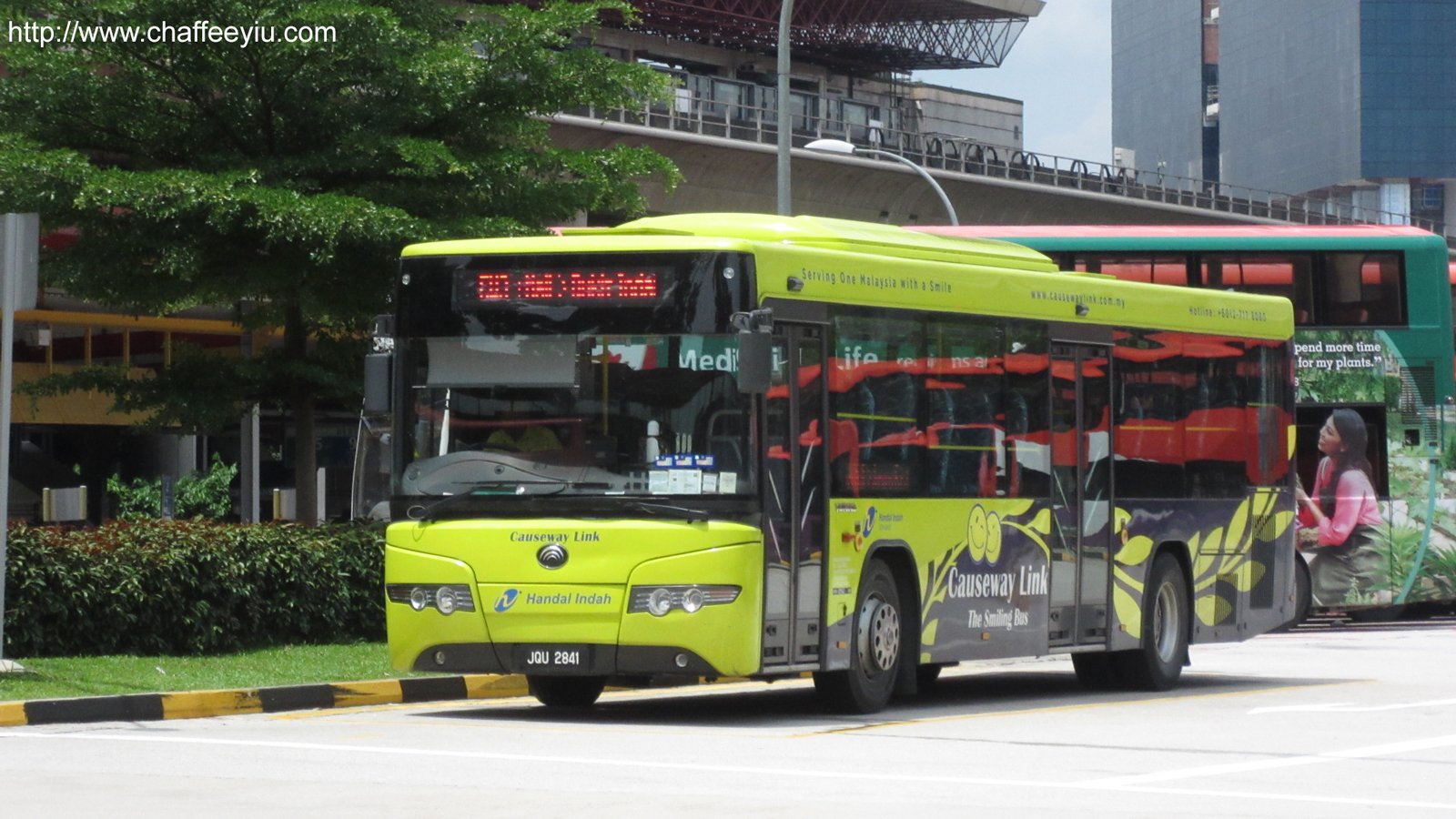 sgbus1.jpg